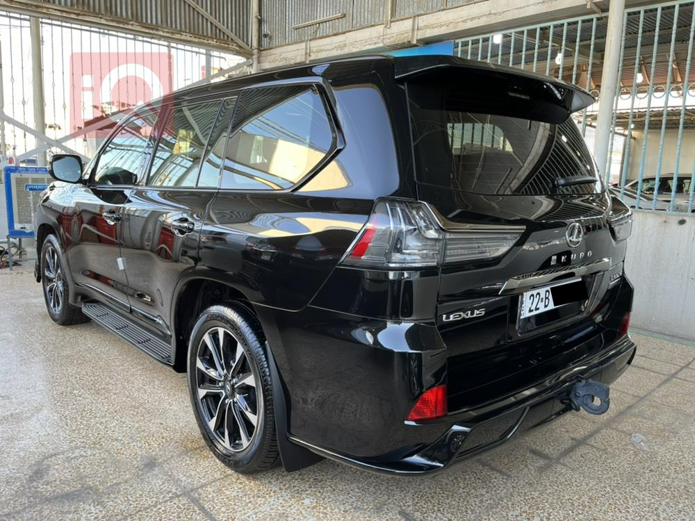 Lexus LX